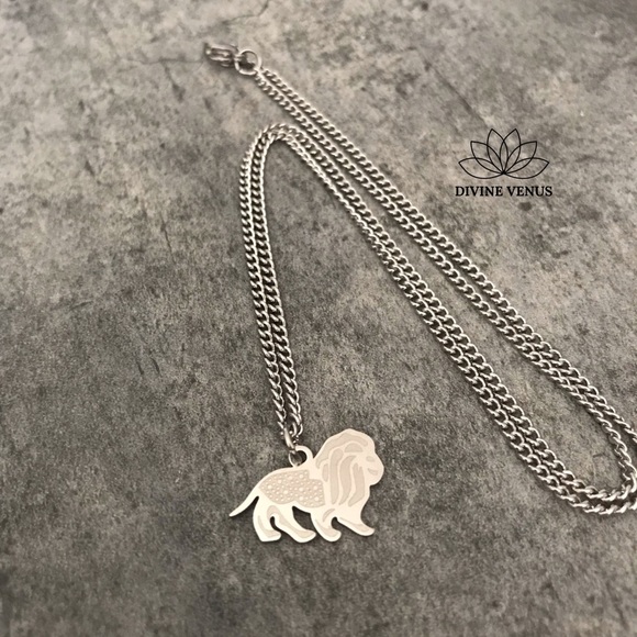 Lion Pendant Necklace - Stainless Steel - Picture 5 of 5
